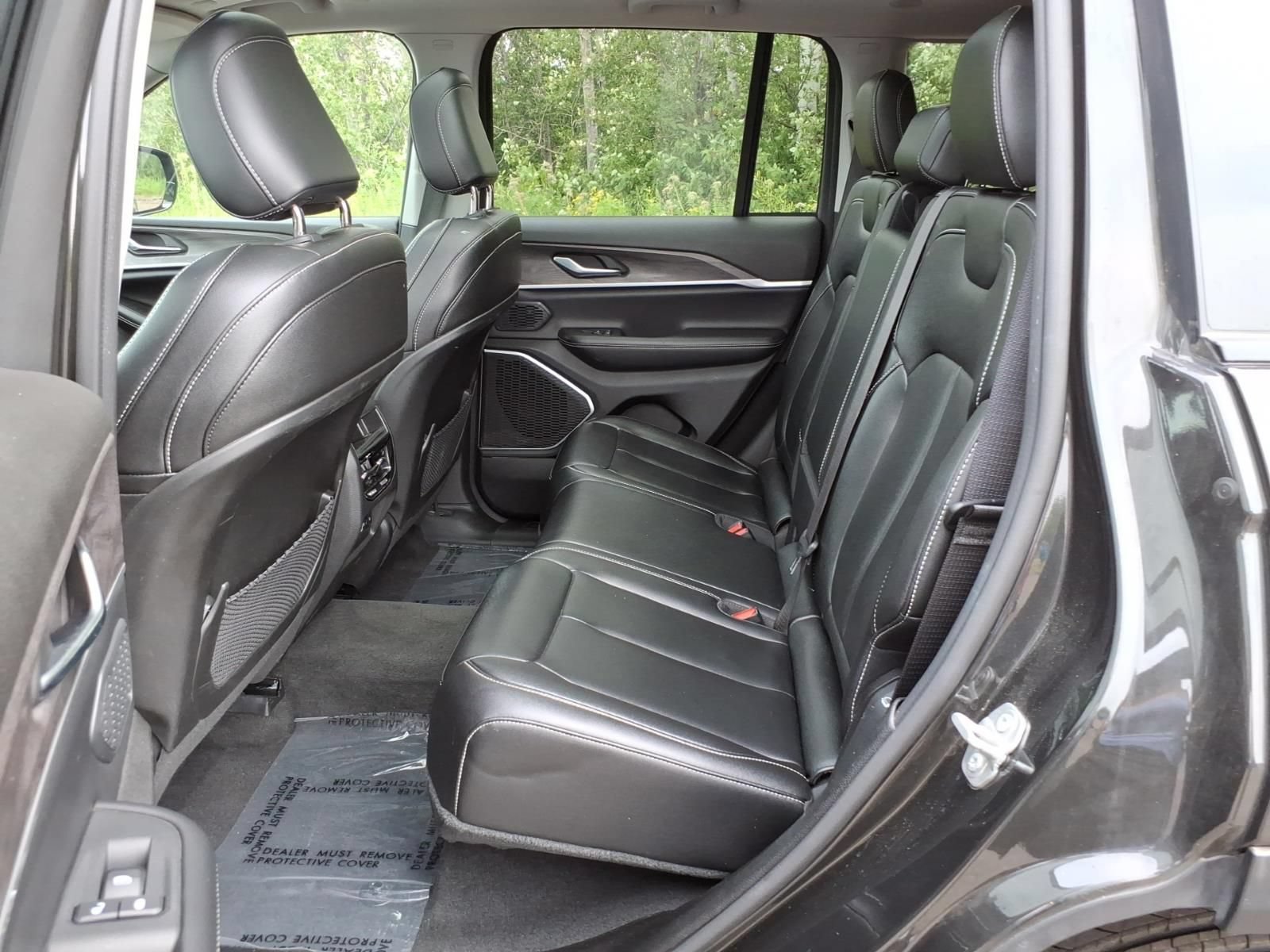 Used 2024 Jeep Grand Cherokee Limited 4xe AWD/4WD image 15