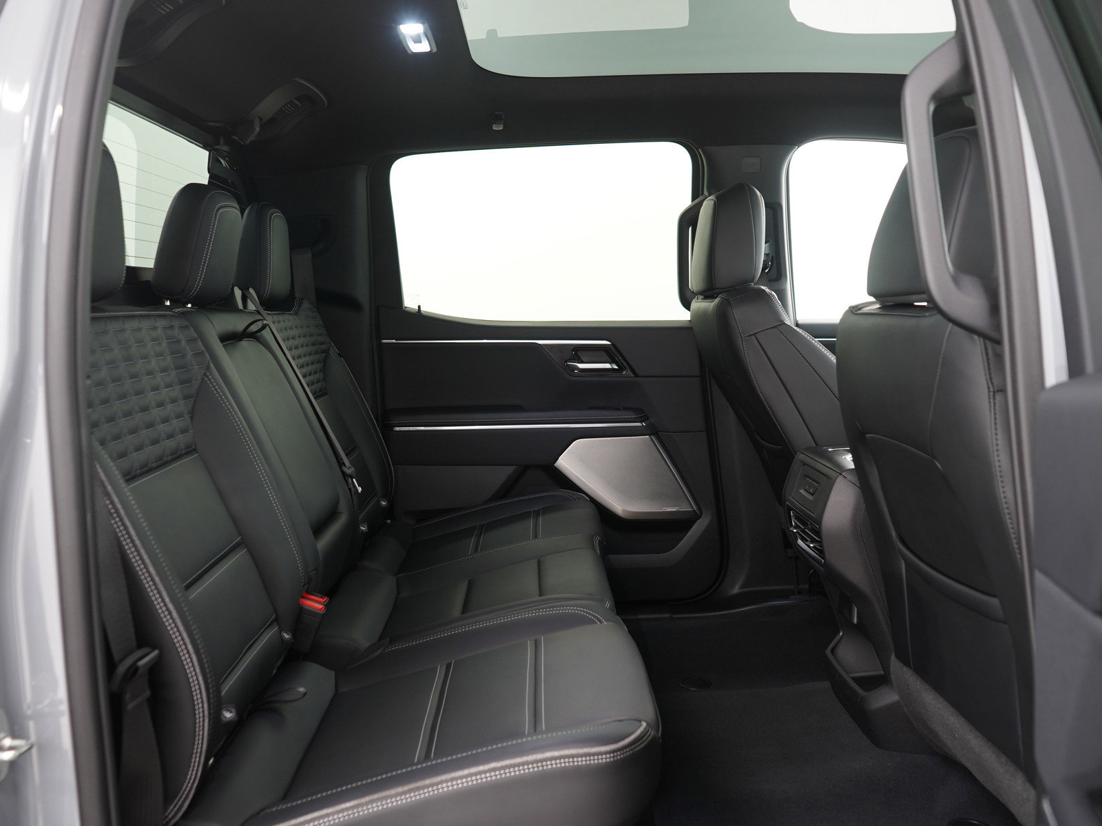 Used 2024 GMC Sierra EV Denali image 14