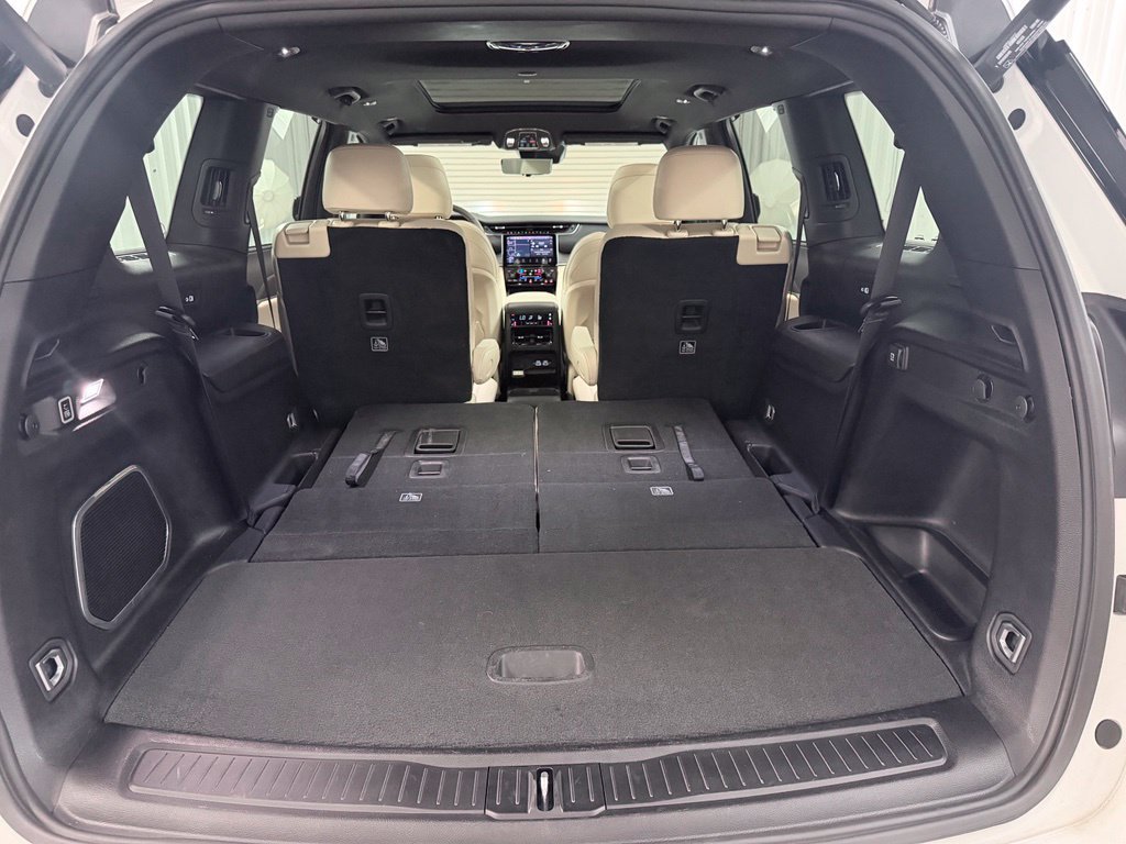 Used 2025 Jeep Grand Cherokee L Limited w/ Luxury Tech Group II RWD image 40