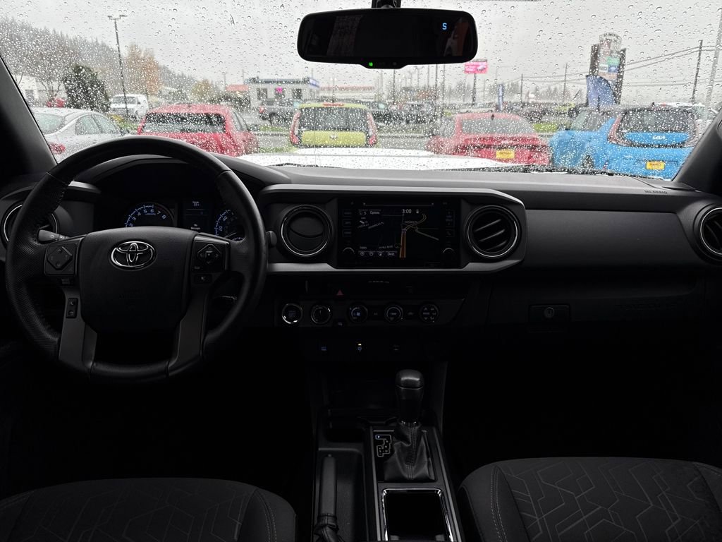 Used 2017 Toyota Tacoma TRD Sport image 13