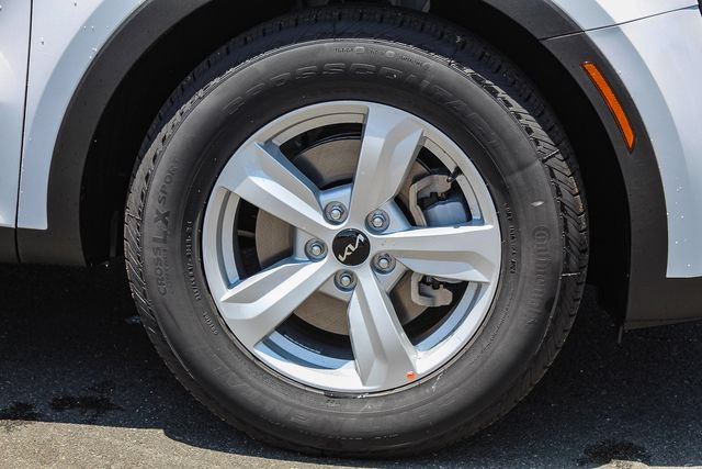 New 2024 Kia Sorento LX FWD image 12