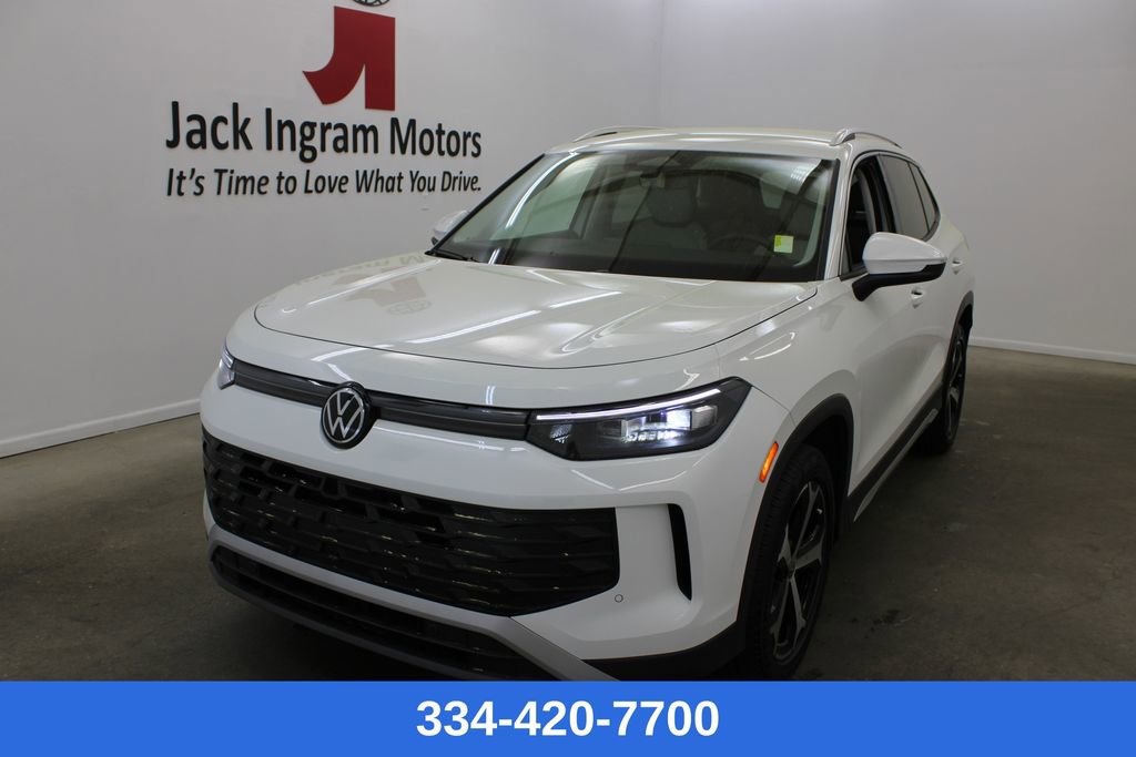 Certified 2025 Volkswagen Tiguan SE