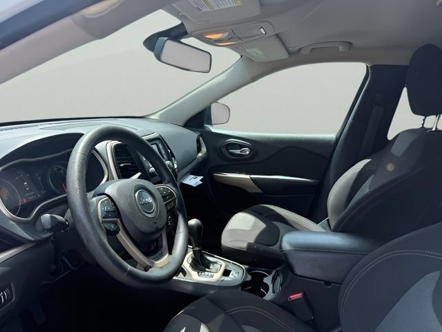 Used 2018 Jeep Cherokee Latitude FWD image 9