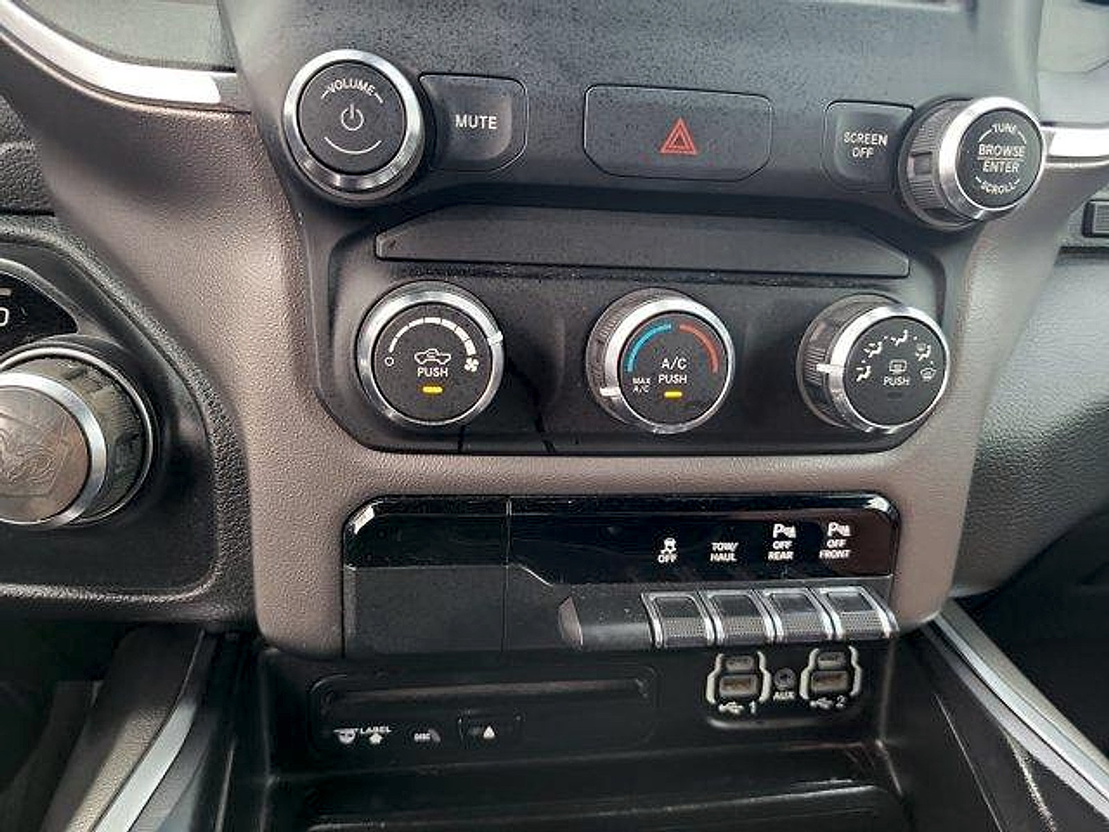 Used 2019 RAM 1500 Big Horn RWD image 33