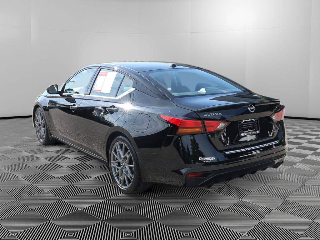 Used 2023 Nissan Altima 2.0 SR FWD image 4