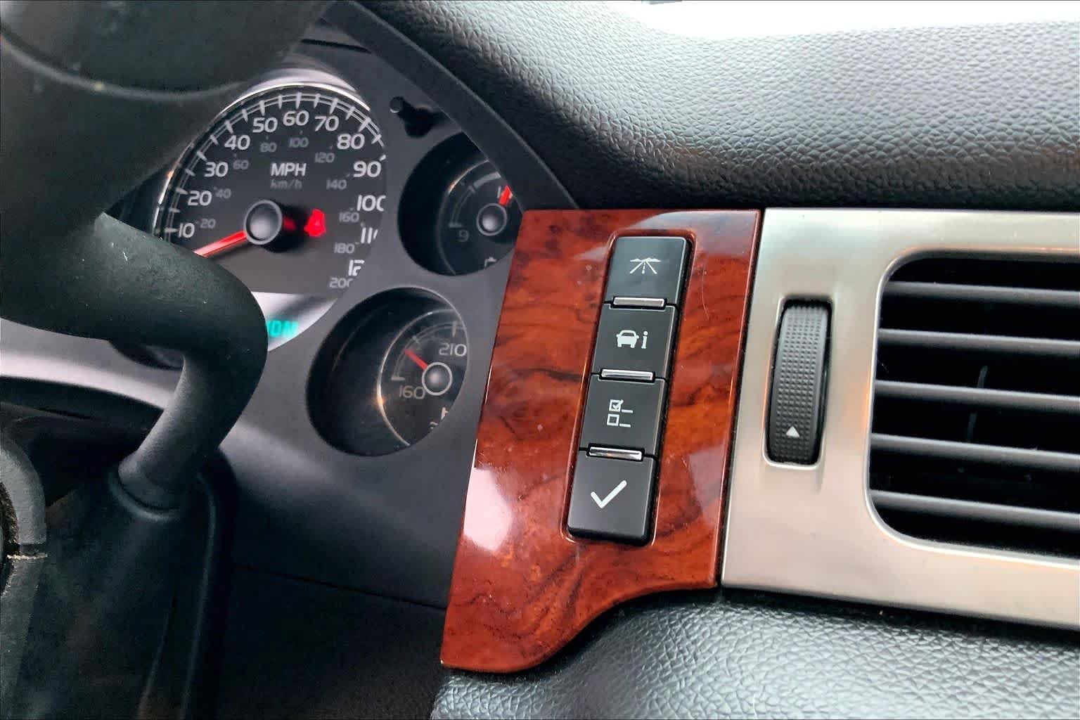 Used 2013 Chevrolet Tahoe LT w/ Texas Edition RWD image 29