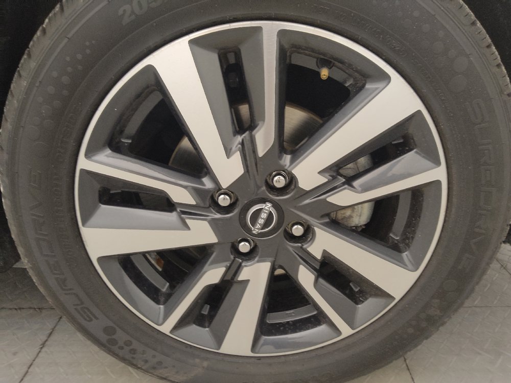 Used 2024 Nissan Versa SV FWD image 31