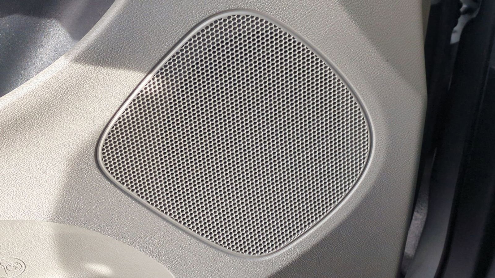 Used 2014 Dodge Grand Caravan SXT image 34