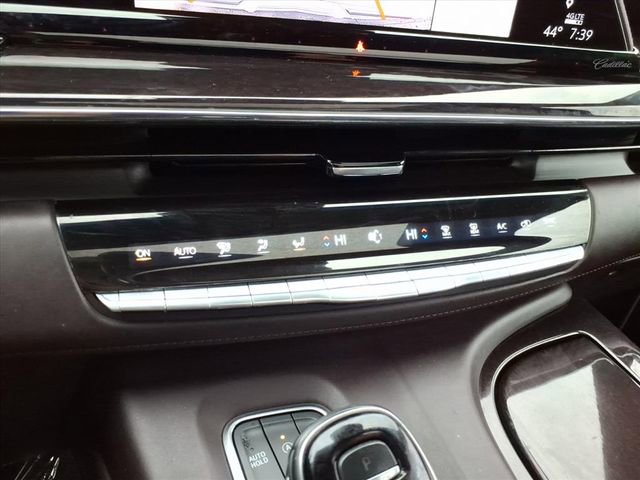 Used 2024 Cadillac Escalade Sport Platinum w/ LPO, ONYX Package image 33