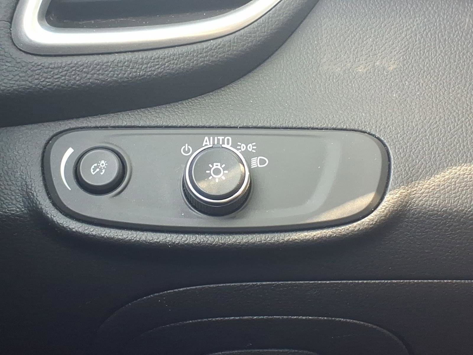 Used 2020 Chevrolet Trax LS image 15