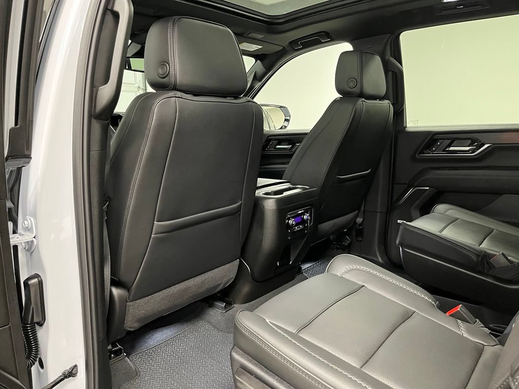 Used 2026 GMC Yukon Denali w/ Sun & Power Step Package AWD/4WD image 45