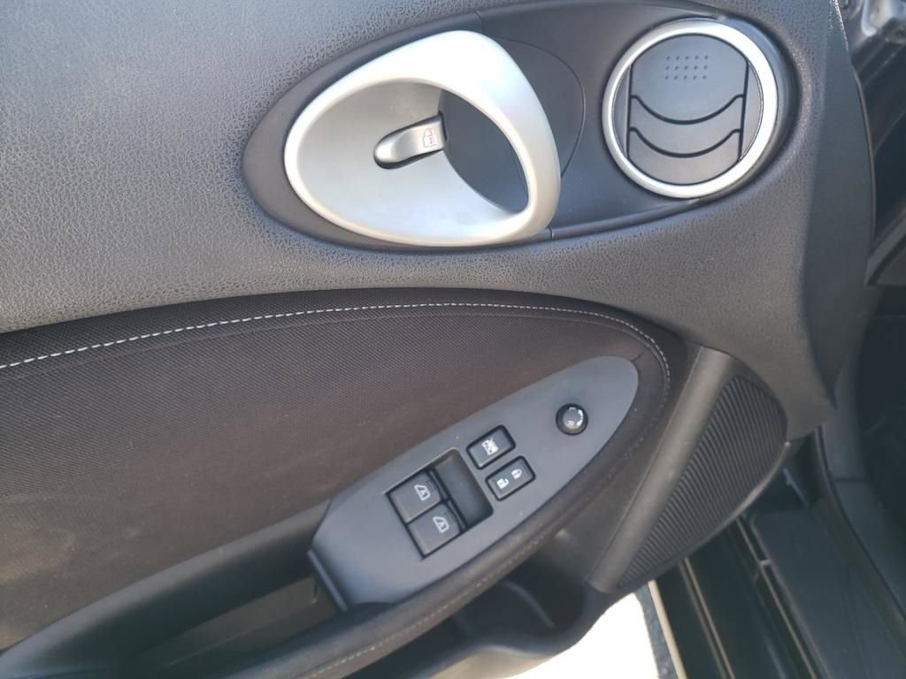 Used 2009 Nissan 370Z Coupe image 15