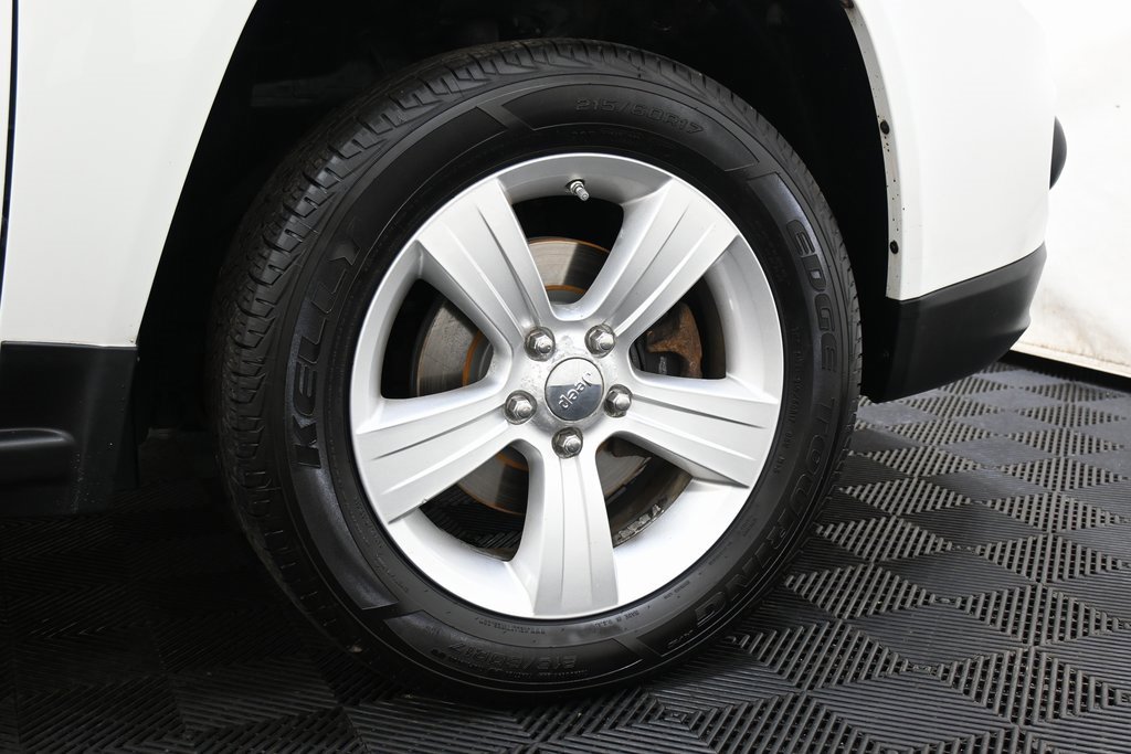 Used 2012 Jeep Compass Sport image 33