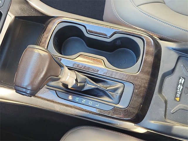 Used 2020 GMC Canyon SLT w/ Driver Alert Package image 16