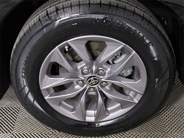 Used 2024 Toyota Sienna XLE image 34