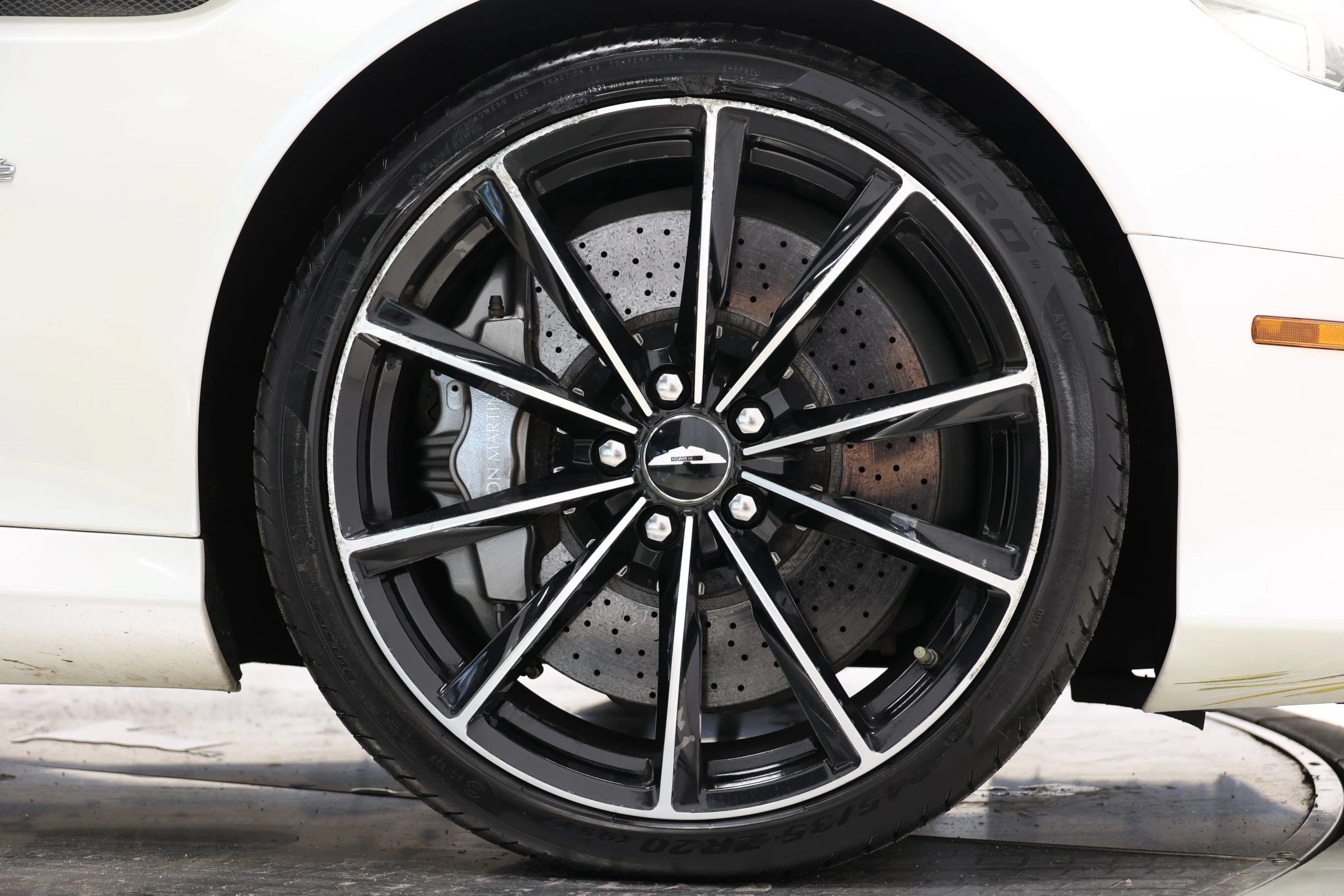 Used 2016 Aston Martin DB9 GT RWD image 99
