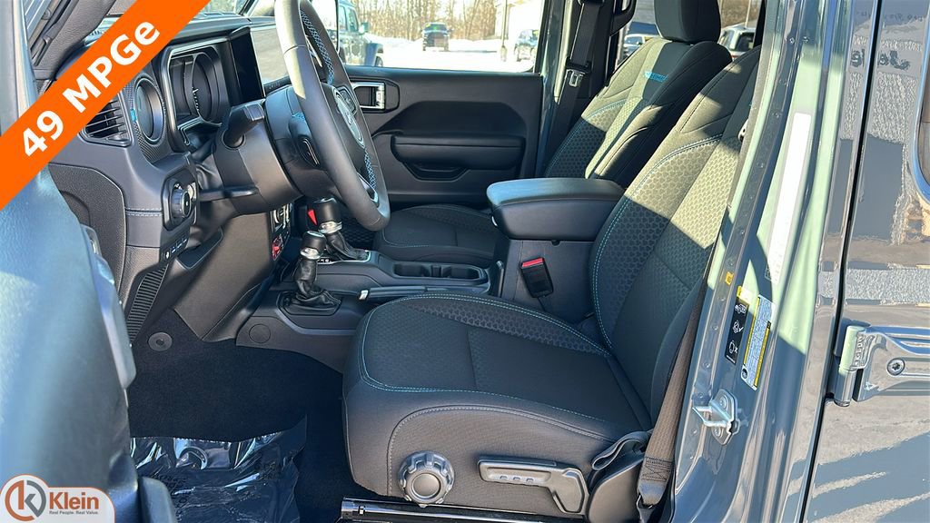 Used 2025 Jeep Wrangler Unlimited Rubicon 4xe image 14