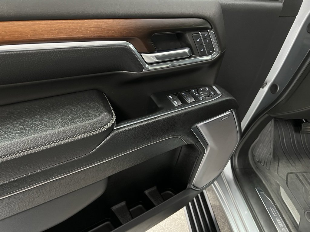 Used 2024 GMC Sierra 2500 Denali w/ Denali Reserve Package image 29