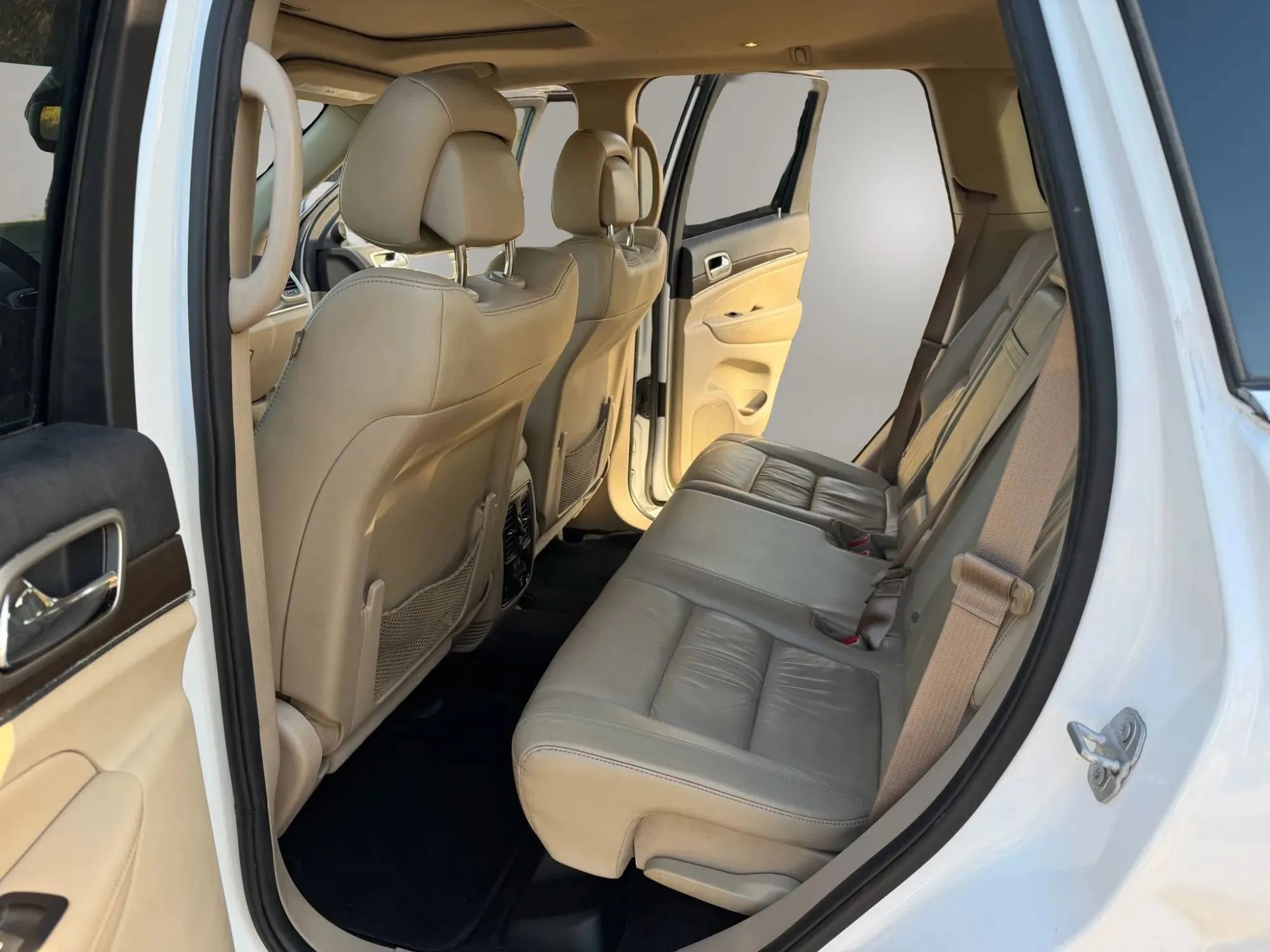 Used 2016 Jeep Grand Cherokee Limited image 16