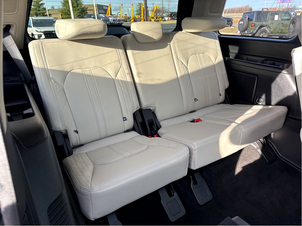 Used 2020 Ford Expedition Platinum image 9
