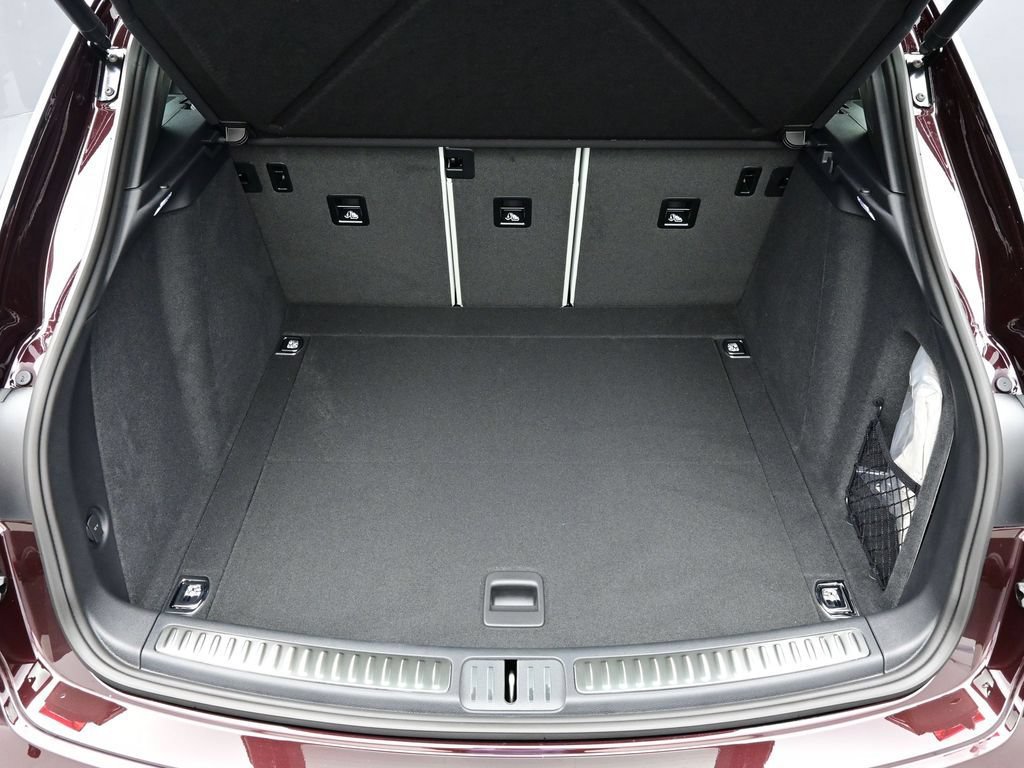 Certified 2026 Porsche Macan AWD/4WD image 20