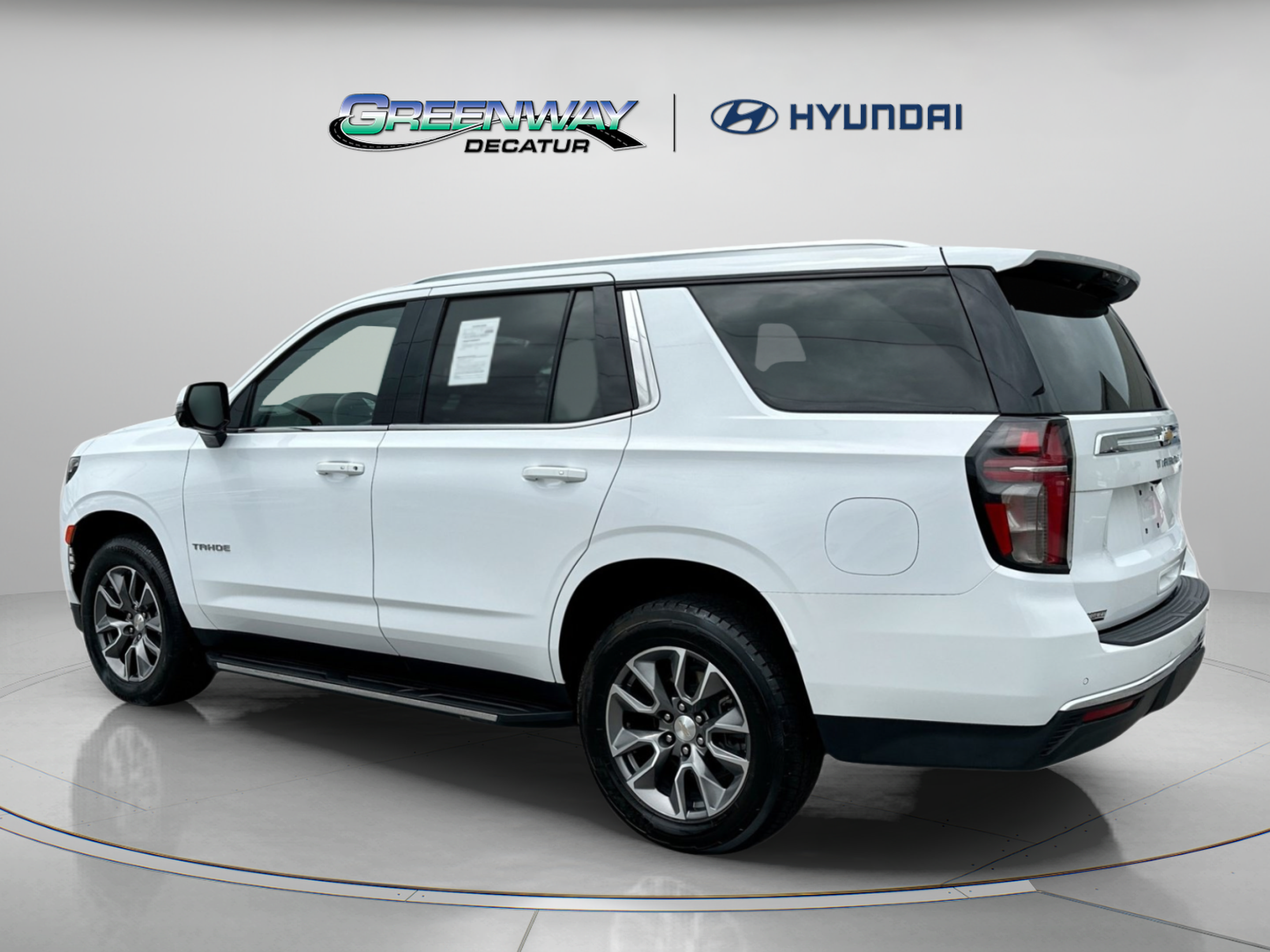 Used 2024 Chevrolet Tahoe LT w/ Luxury Package RWD image 5