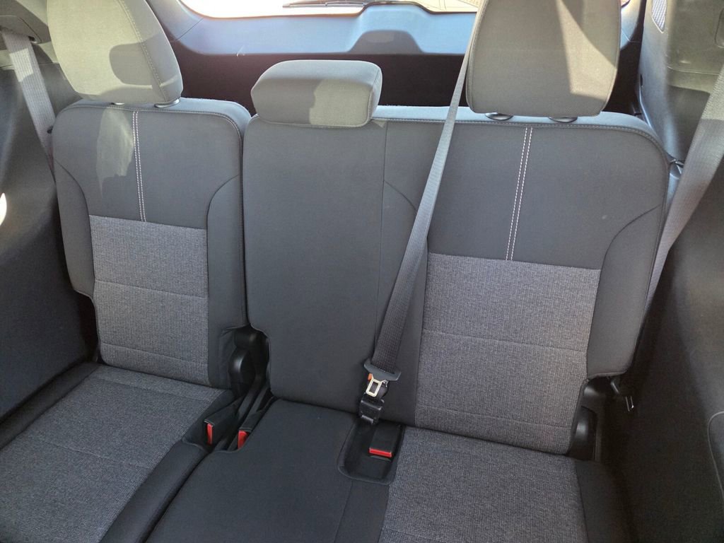 Used 2025 GMC Acadia Elevation image 8