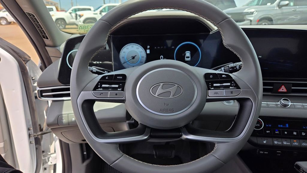 Used 2024 Hyundai Elantra SEL w/ Convenience Package FWD image 26