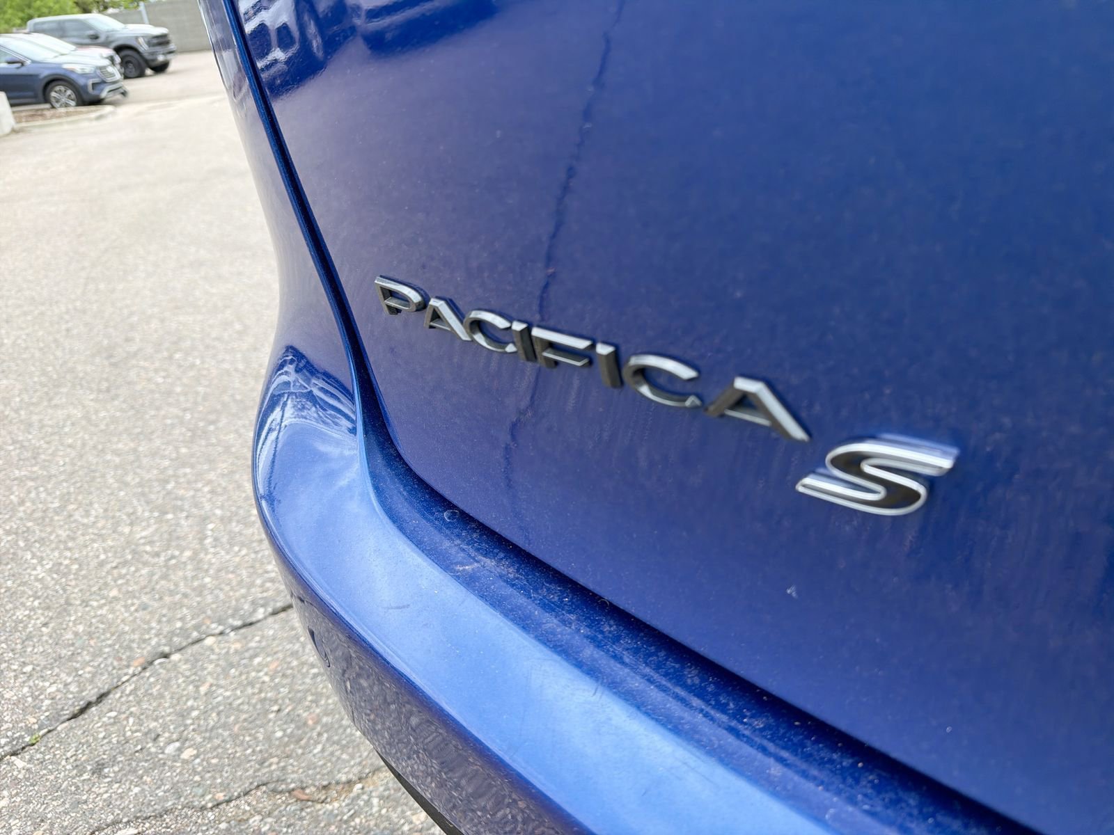 Used 2020 Chrysler Pacifica Touring-L AWD/4WD image 18