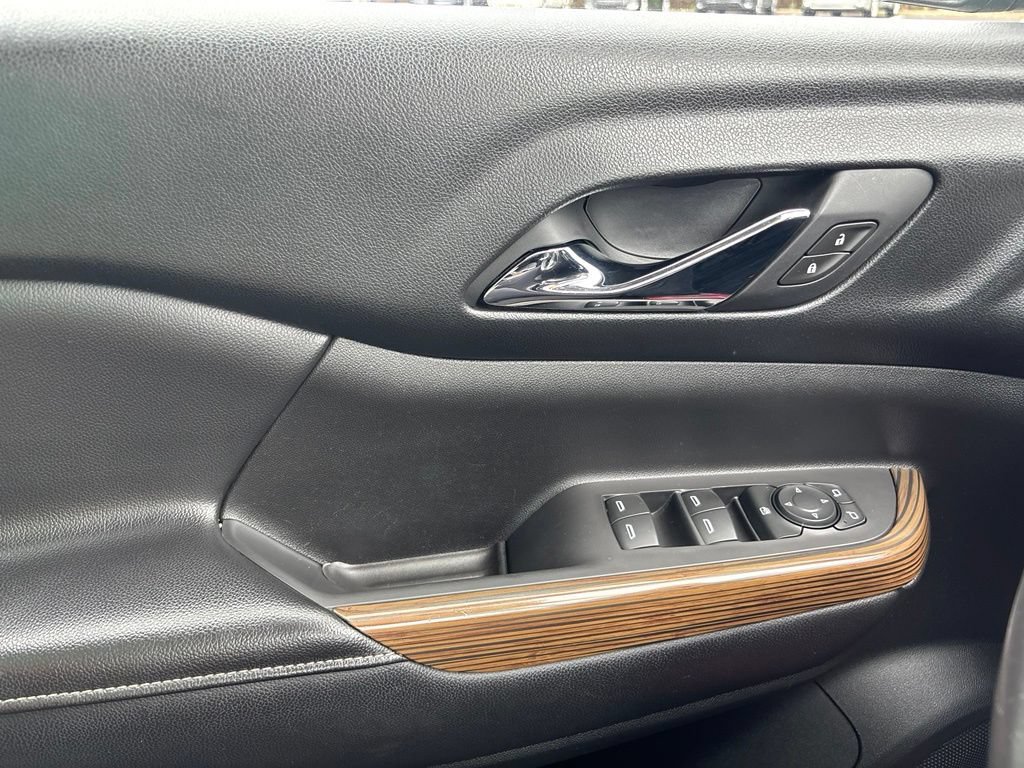 Used 2018 GMC Acadia SLE FWD image 23