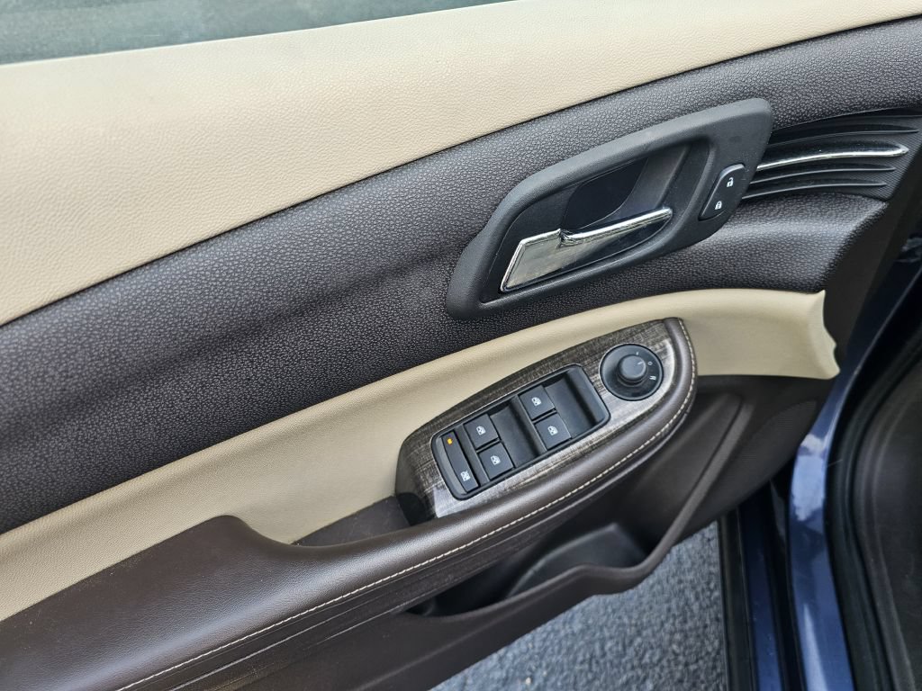 Used 2015 Chevrolet Malibu LT w/ Power Convenience Package FWD image 11