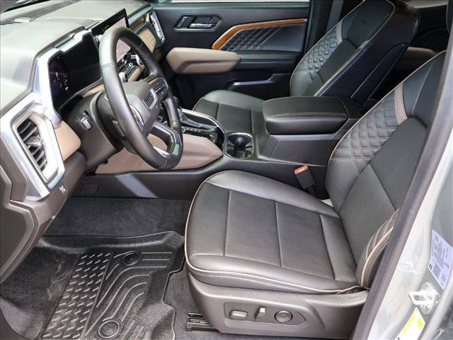 Used 2025 GMC Canyon Denali AWD/4WD image 23