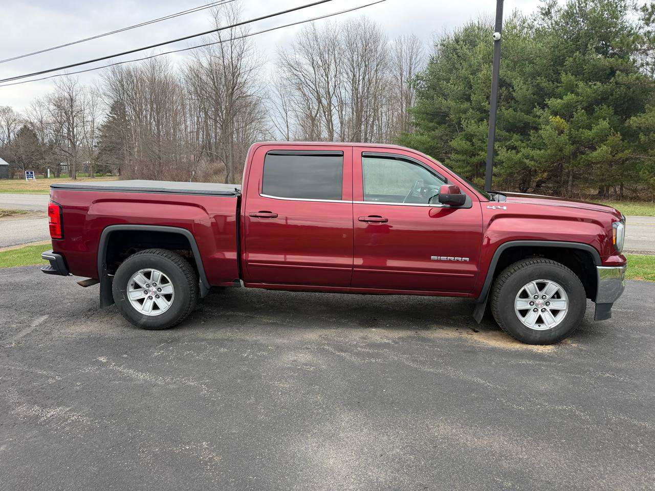Used 2017 GMC Sierra 1500 SLE w/ SLE Value Package AWD/4WD image 4