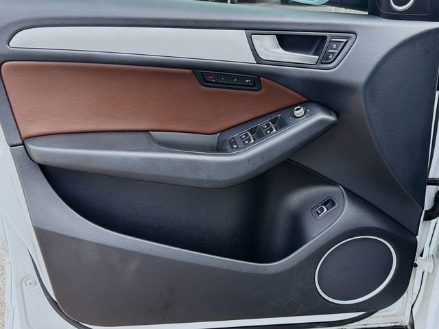 Used 2017 Audi Q5 2.0T Premium Plus w/ Technology Package image 22