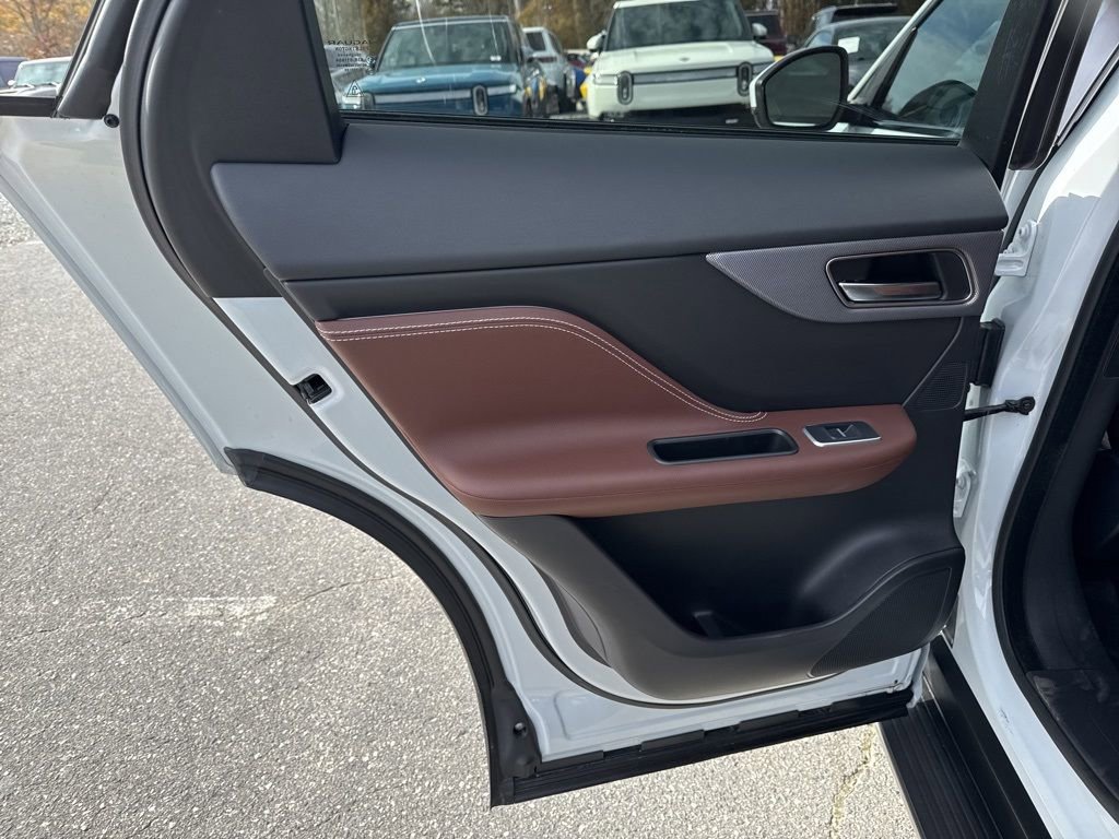 Used 2018 Jaguar F-PACE S image 30