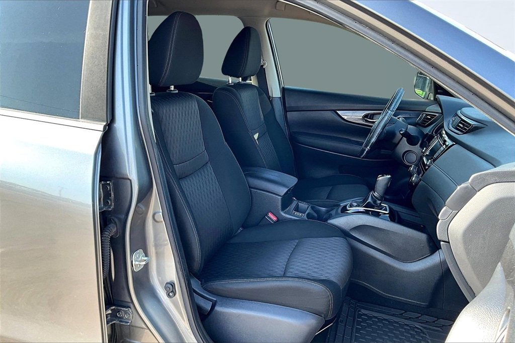 Used 2019 Nissan Rogue SV image 7