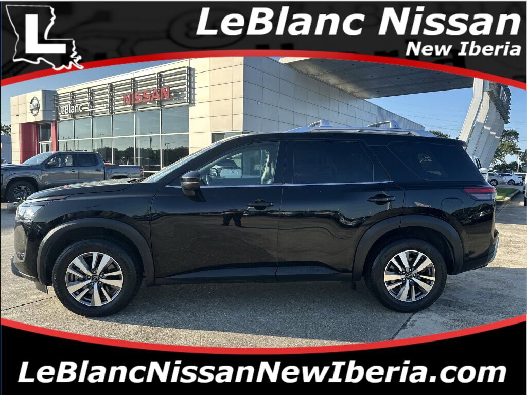 Used 2023 Nissan Pathfinder SL w/ Lighting Package (N92) image 1