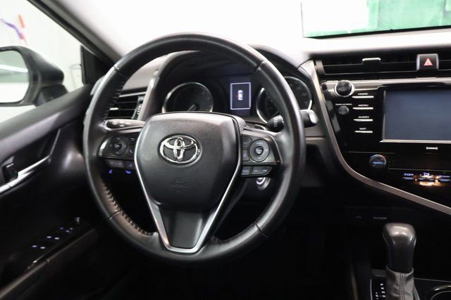 Used 2020 Toyota Camry SE w/ Carpet Mat Package FWD image 15