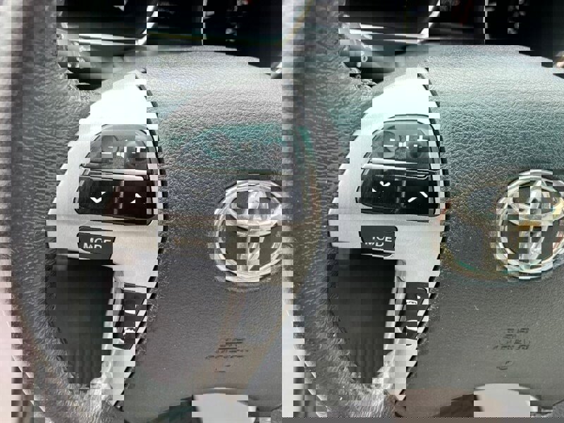 Used 2011 Toyota Highlander SE image 29