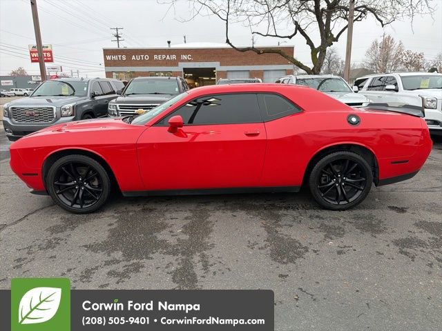Used 2017 Dodge Challenger SXT w/ Blacktop Package image 8