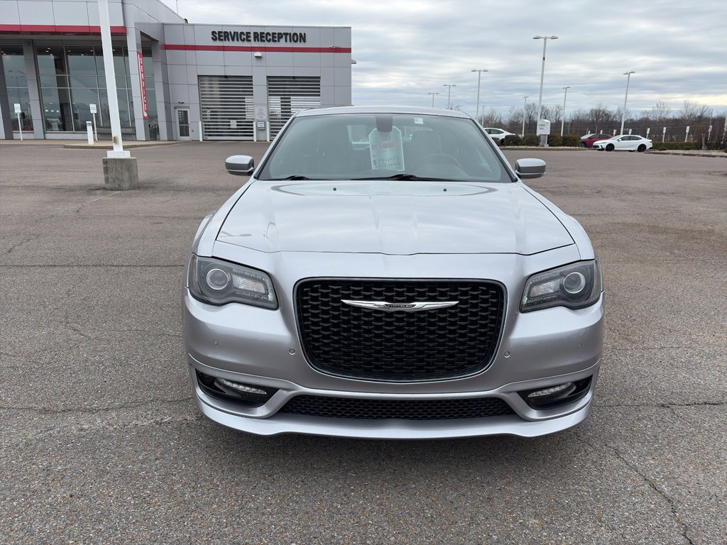 Used 2018 Chrysler 300 S w/ 300S Premium Group image 10