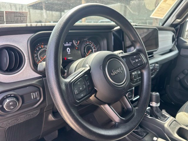 Used 2024 Jeep Gladiator Sport AWD/4WD image 10