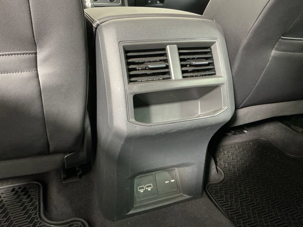 Used 2020 Volkswagen Atlas Cross Sport SE w/ Panoramic Sunroof Package image 29