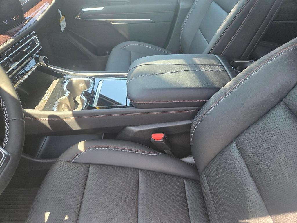 New 2026 Chevrolet Traverse Z71 w/ Driver Confidence Package AWD/4WD image 11