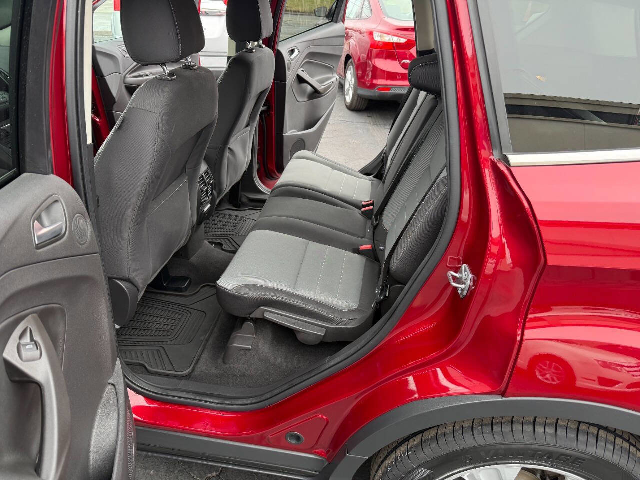 Used 2016 Ford Escape SE w/ Equipment Group 201A AWD/4WD image 11