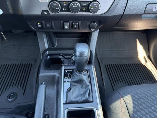 Used 2022 Toyota Tacoma SR5 w/ Technology Package image 28