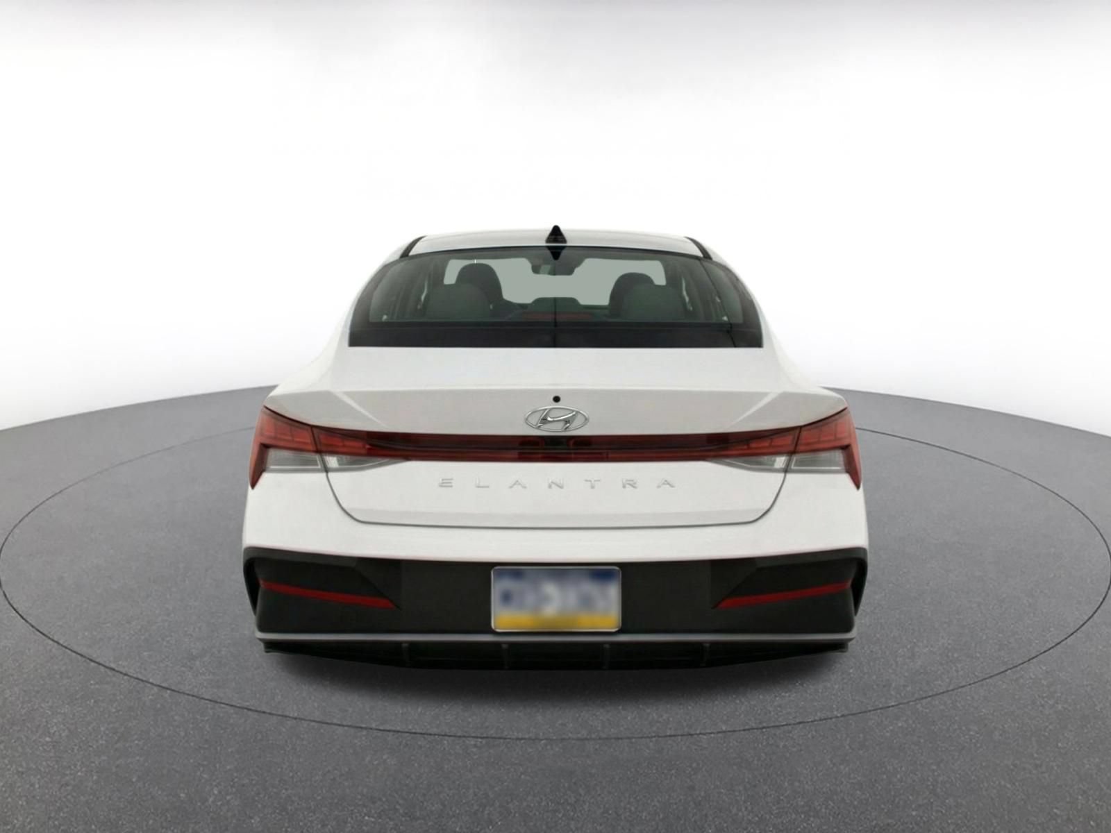Used 2025 Hyundai Elantra SEL FWD image 6