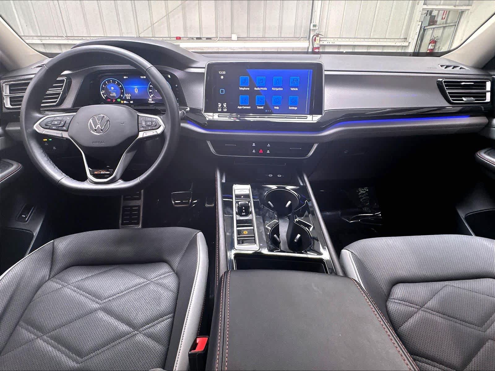 Used 2024 Volkswagen Atlas Peak Edition SE AWD/4WD image 10