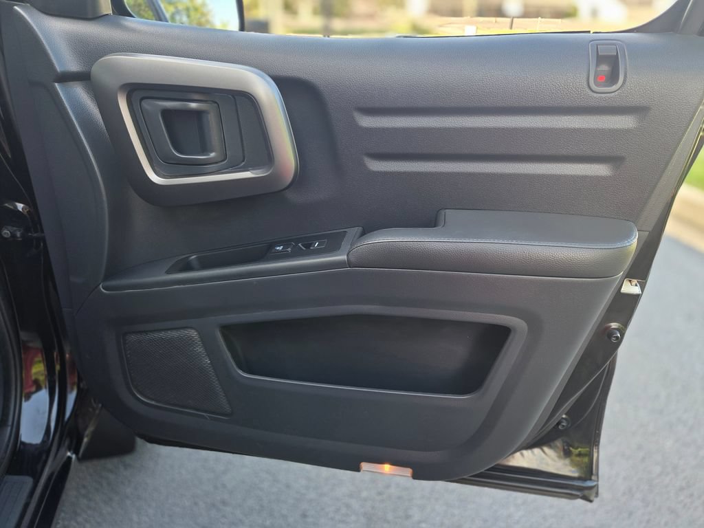 Used 2014 Honda Ridgeline SE image 23
