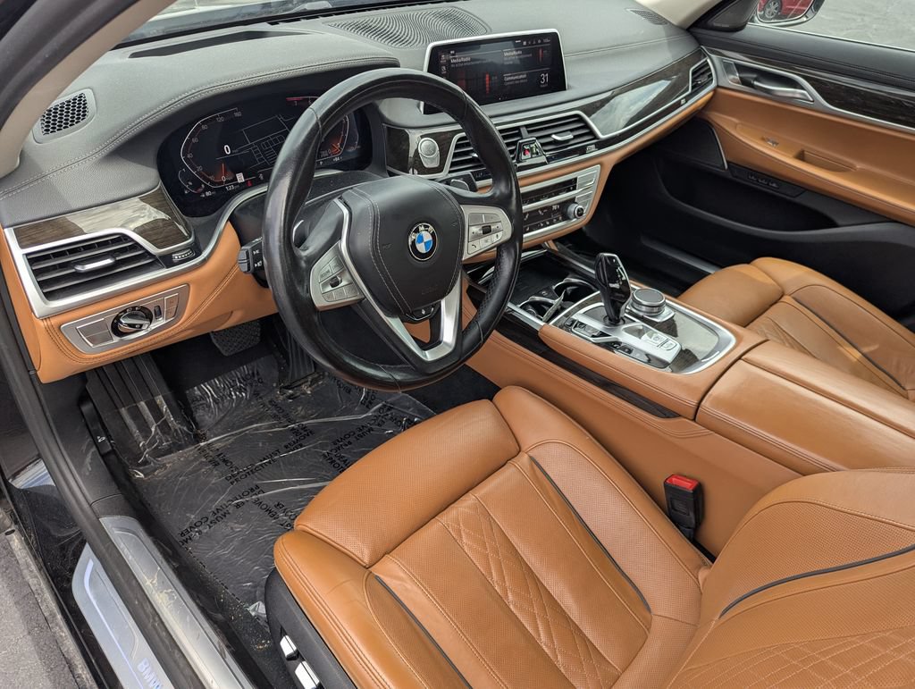 Used 2022 BMW 740i w/ Premium Package RWD image 24